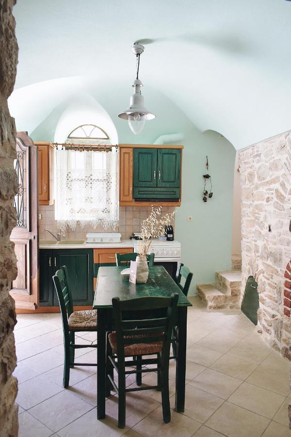 Yi Artistry 1-Bedroom Medieval Holiday House Kalamoti Exterior foto