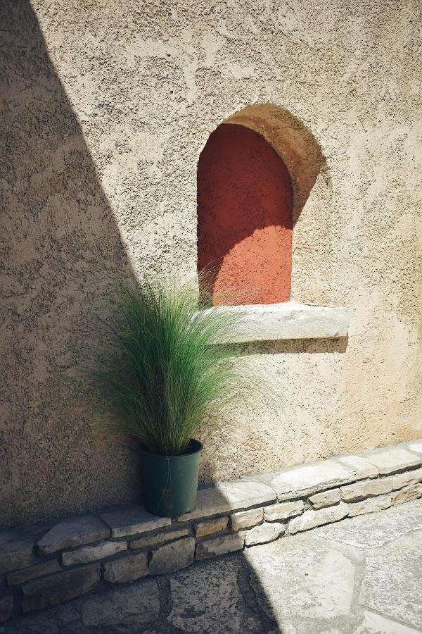 Yi Artistry 1-Bedroom Medieval Holiday House Kalamoti Exterior foto